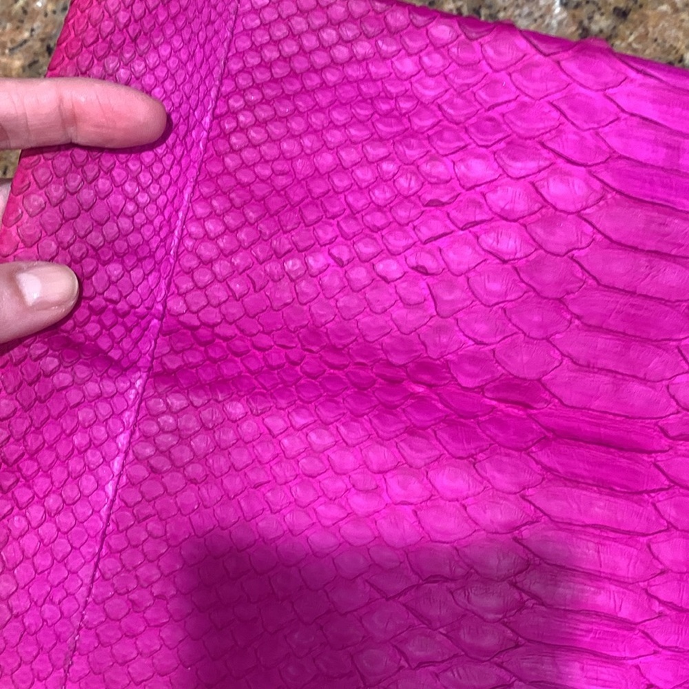 Exotic skin gorgeous real snake 🐍 skin fuchsia color clutch with magnet closure